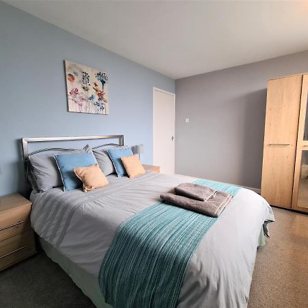 3 Bedroom Apartment Coventry - Hosted By Coventry Accommodation エクステリア 写真