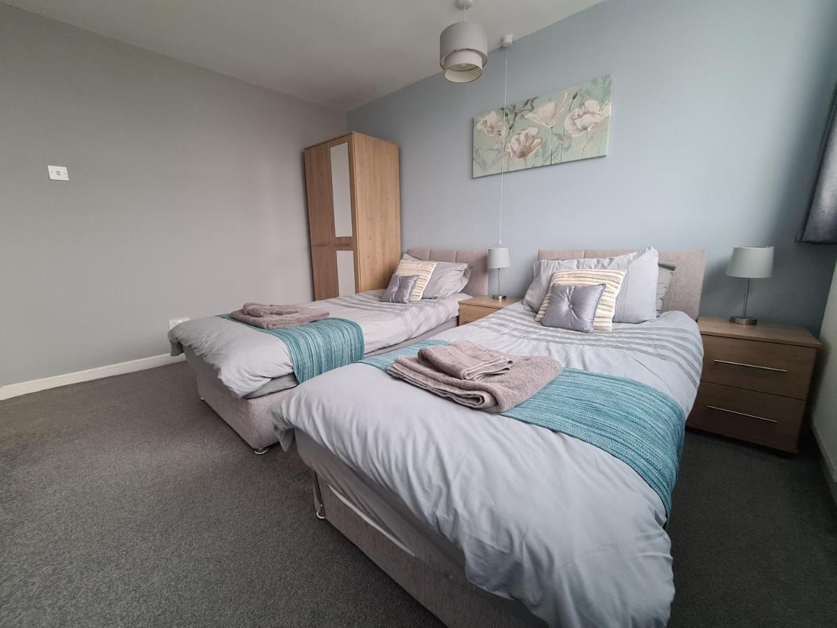 3 Bedroom Apartment Coventry - Hosted By Coventry Accommodation エクステリア 写真